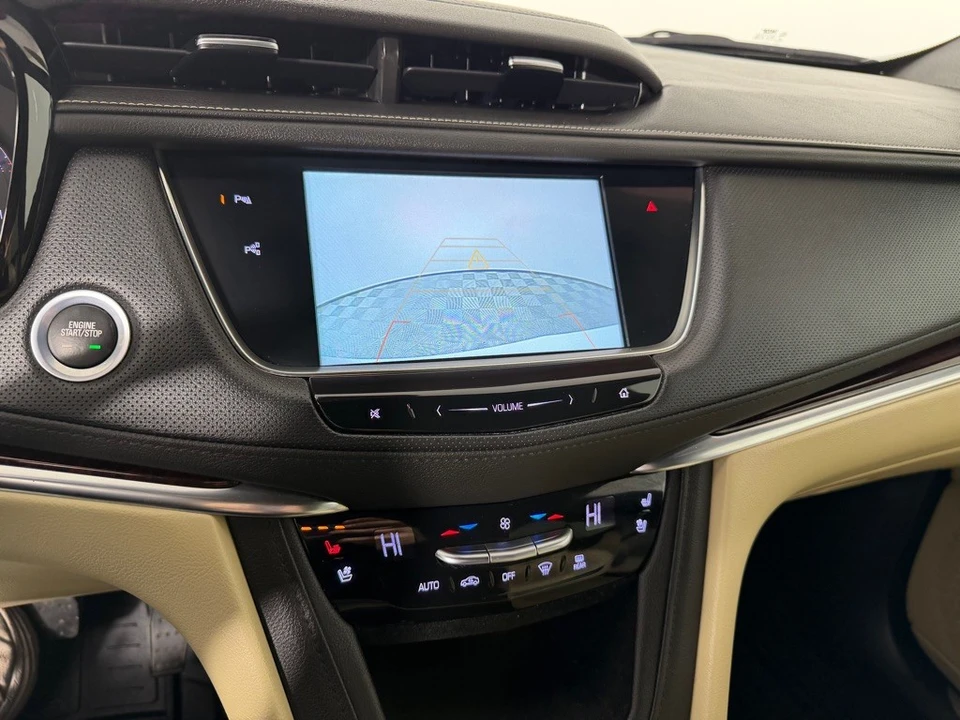 2019 Cadillac XT5 - Image 18 of 21