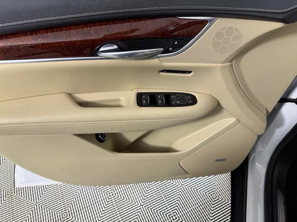2019 Cadillac XT5 - Image 10 of 21