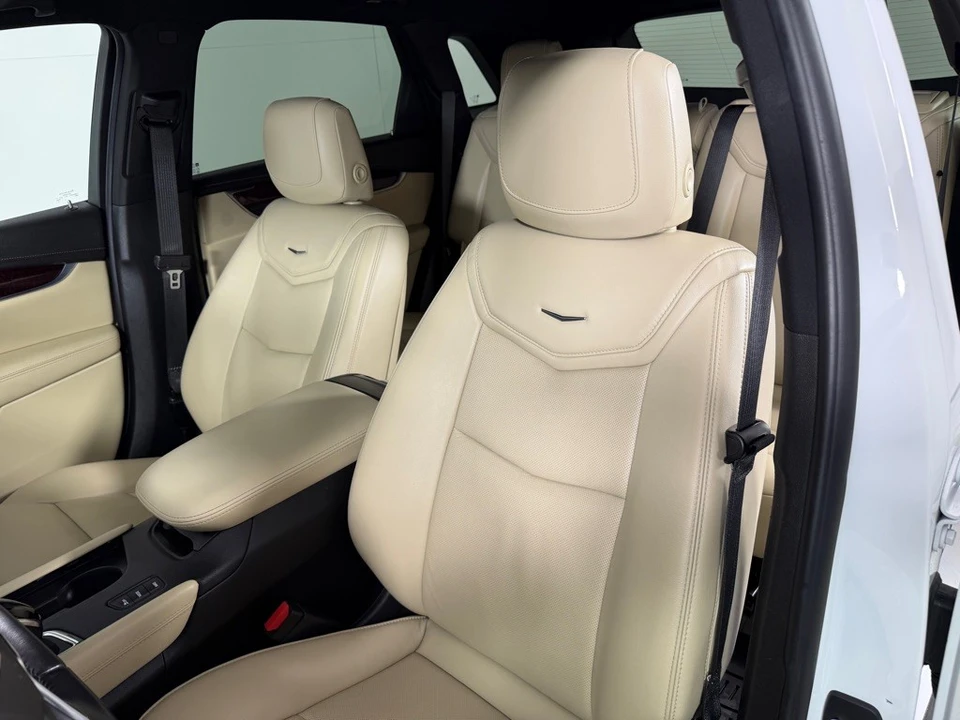 2019 Cadillac XT5 - Image 12 of 21