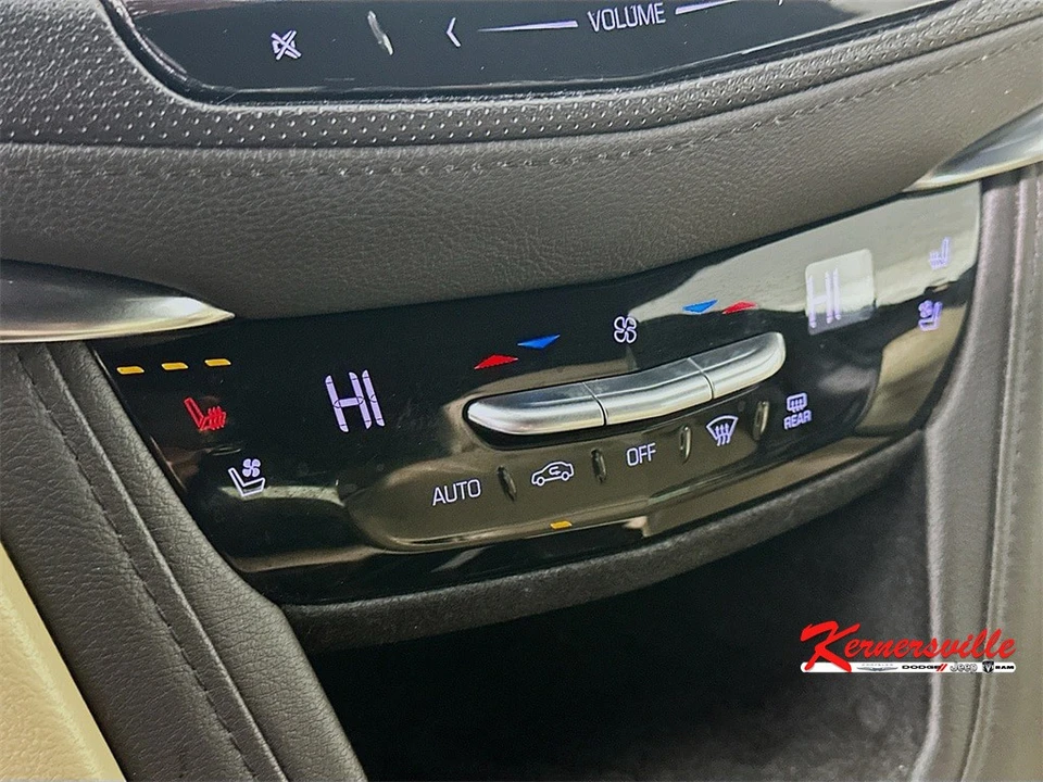 2019 Cadillac XT5 - Image 18 of 21