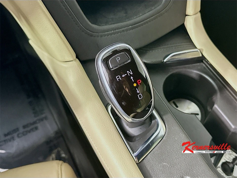 2019 Cadillac XT5 - Image 16 of 21