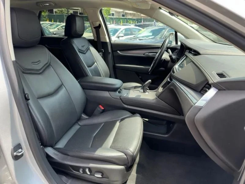 2019 Cadillac XT5 - Image 11 of 12