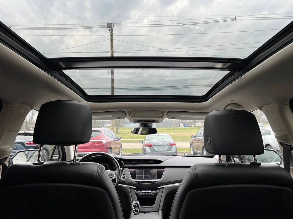 2019 Cadillac XT5 - Image 2 of 21