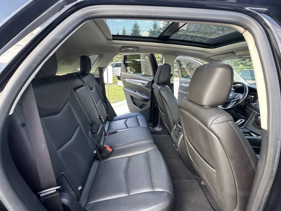 2019 Cadillac XT5 - Image 16 of 21