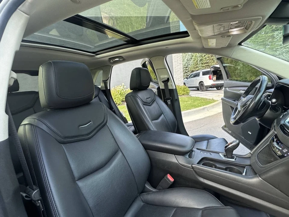 2019 Cadillac XT5 - Image 18 of 21