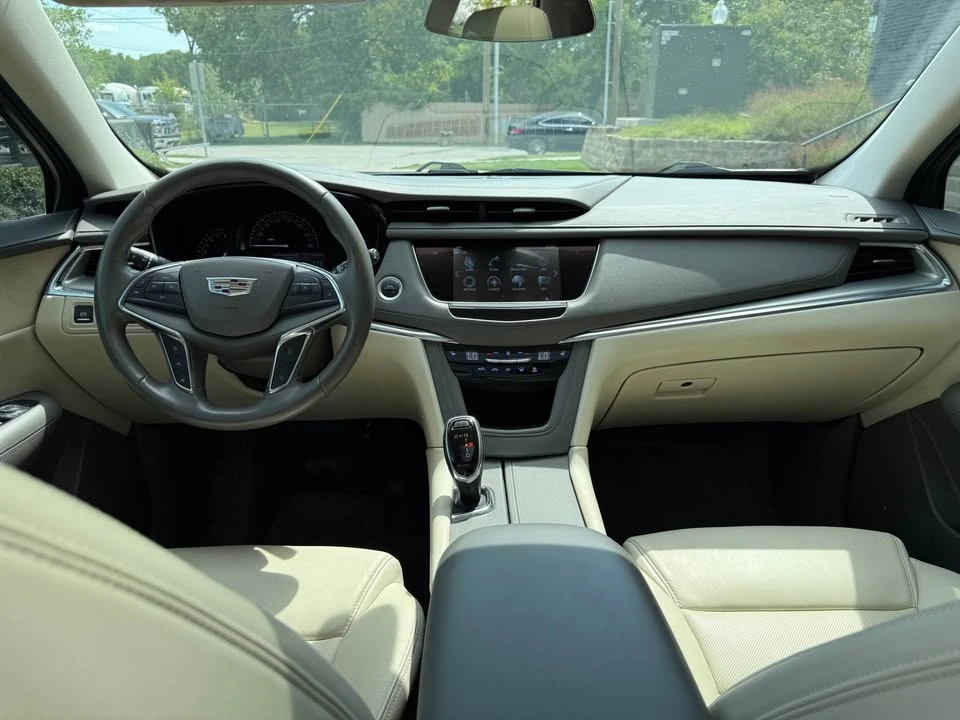 2019 Cadillac XT5 - Image 16 of 19