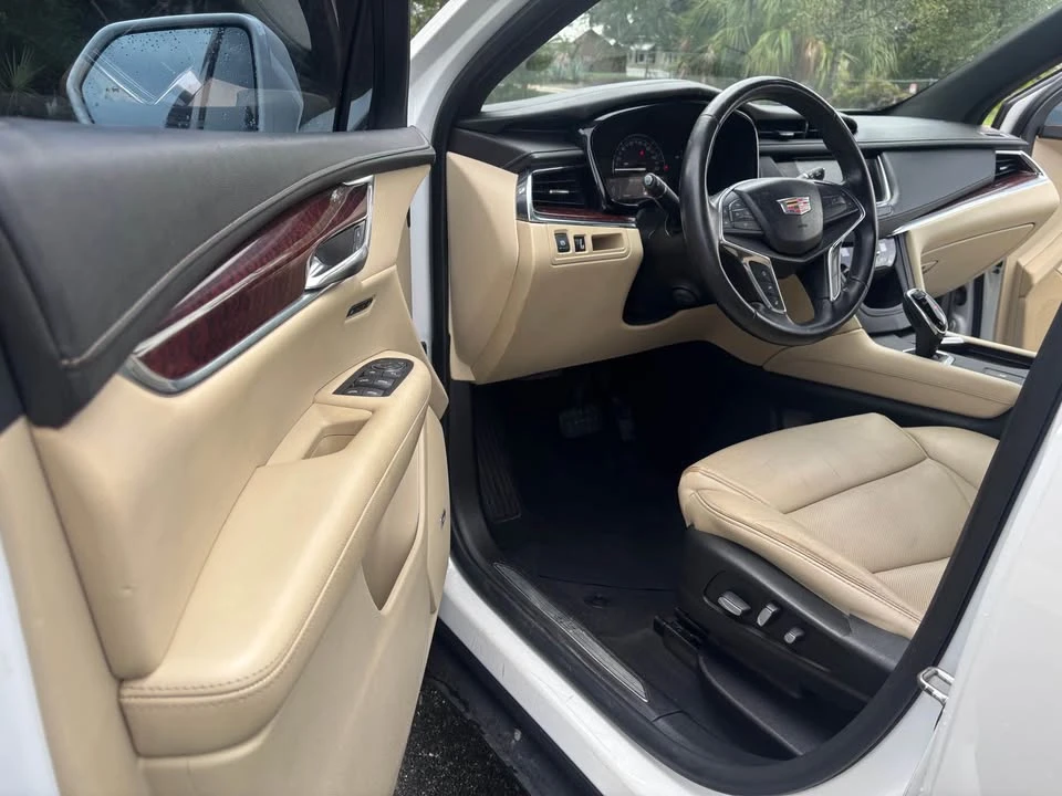 2019 Cadillac XT5 - Image 10 of 11