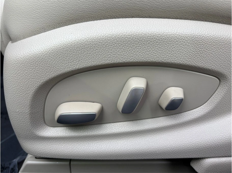 2019 Cadillac XTS - Image 19 of 21