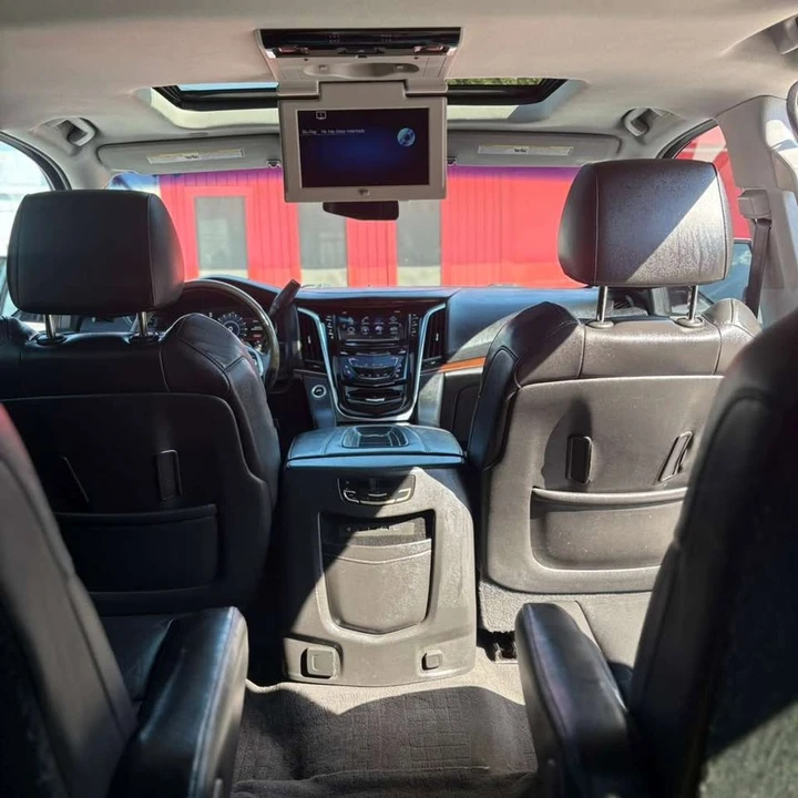 2019 Cadillac Escalade 4th Gen - Image 4 of 8