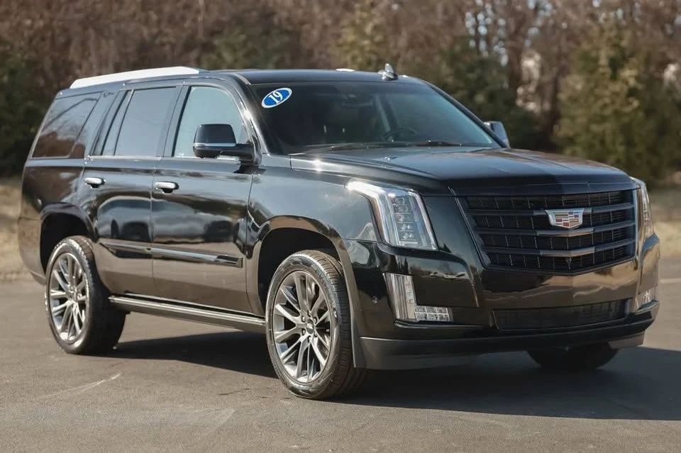 2019 Cadillac Escalade 4th Gen - Image 2 of 4