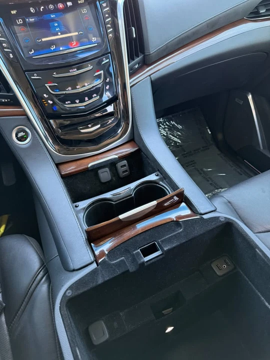 2019 Cadillac Escalade 4th Gen - Image 13 of 19