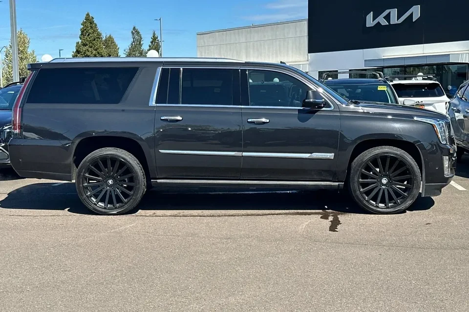 2019 Cadillac Escalade 4th Gen - Image 2 of 20