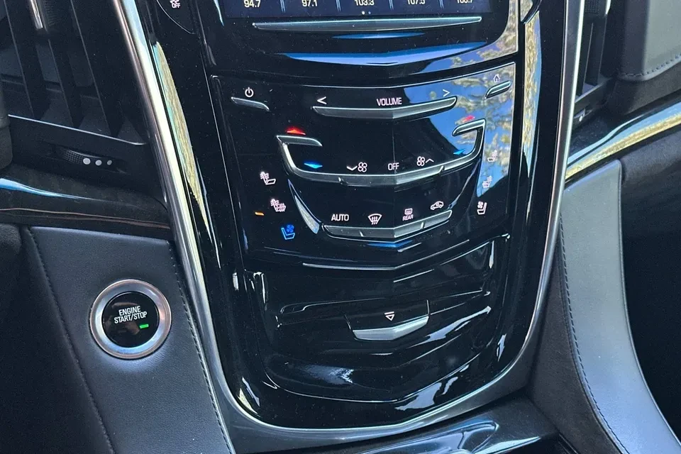 2019 Cadillac Escalade 4th Gen - Image 18 of 20