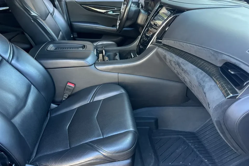 2019 Cadillac Escalade 4th Gen - Image 15 of 20