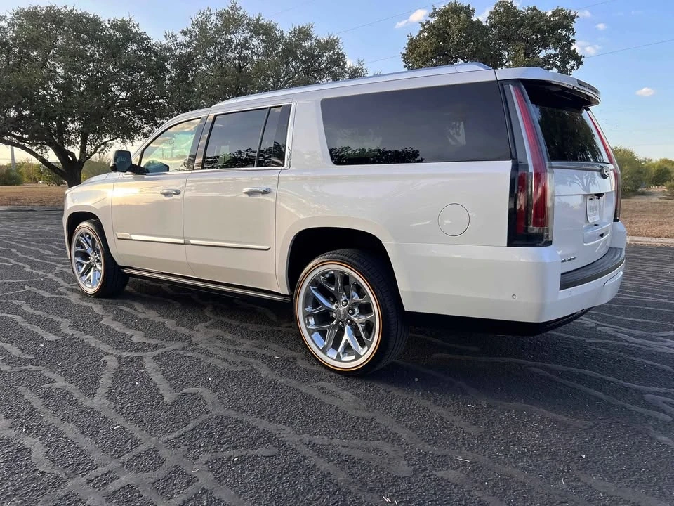 2019 Cadillac Escalade 4th Gen - Image 17 of 20