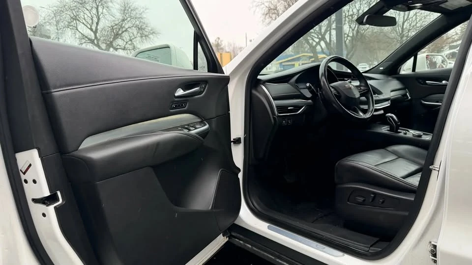 2019 Cadillac XT4 - Image 4 of 19