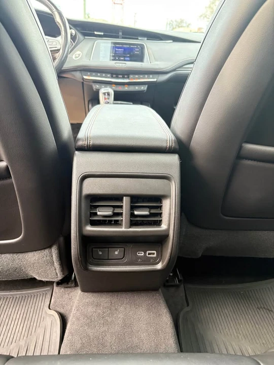 2019 Cadillac XT4 - Image 14 of 20