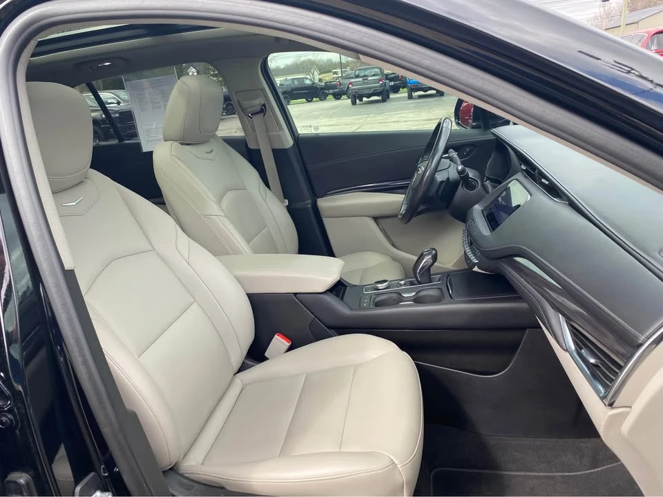 2019 Cadillac XT4 - Image 17 of 18
