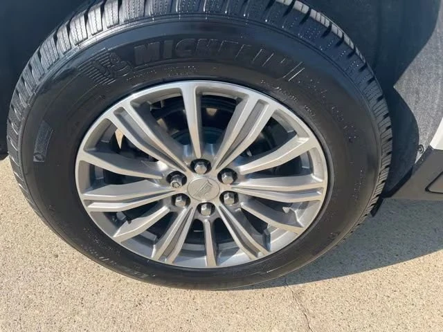 2019 Cadillac XT5 - Image 11 of 20