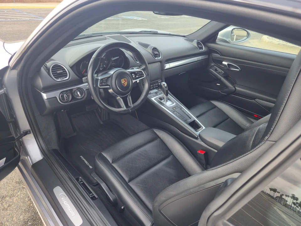 2019 Porsche 718 Cayman - Image 9 of 11