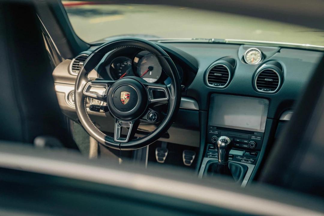 2019 Porsche 718 Cayman S - Image 7 of 16