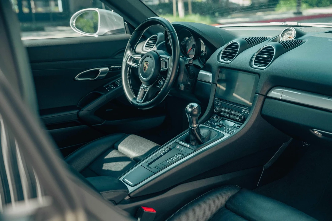 2019 Porsche 718 Cayman S - Image 8 of 16