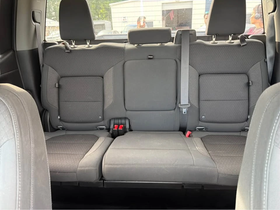 2019 Chevrolet Silverado - Image 10 of 11