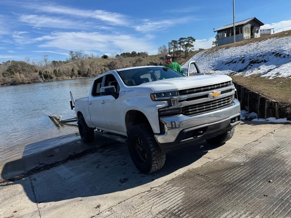 2019 Chevrolet Silverado - Image 2 of 6