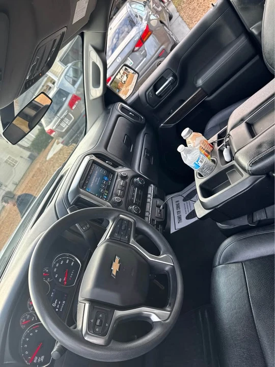 2019 Chevrolet Silverado - Image 6 of 6