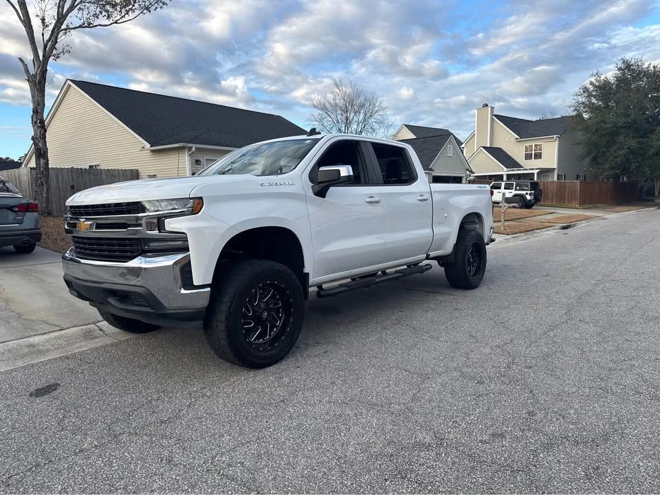 2019 Chevrolet Silverado - Image 5 of 6
