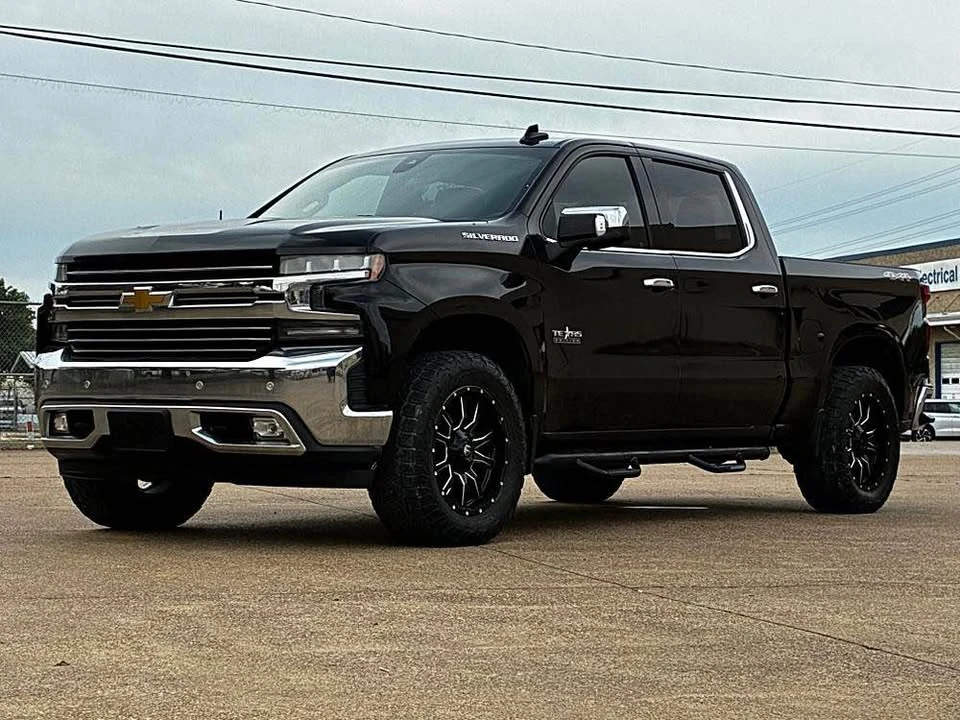 2019 Chevrolet Silverado - Image 4 of 11