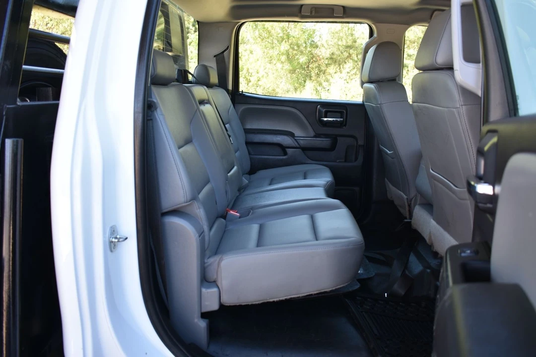 2019 Chevrolet Silverado - Image 17 of 21
