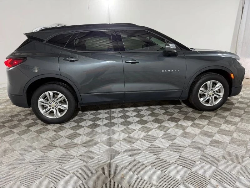 2019 Chevrolet Blazer - Image 10 of 12