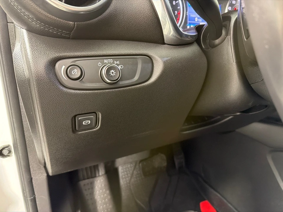 2019 Chevrolet Blazer - Image 14 of 21