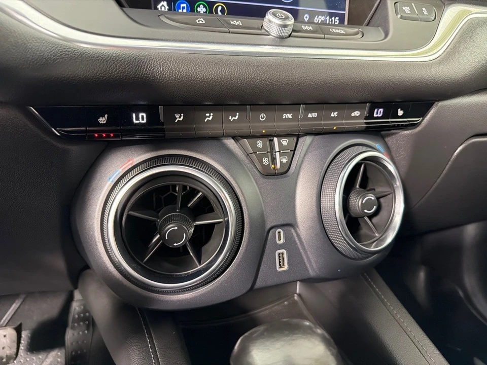 2019 Chevrolet Blazer - Image 18 of 21