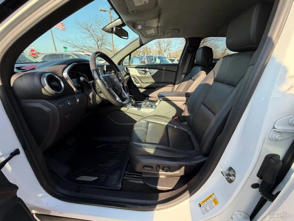 2019 Chevrolet Blazer - Image 9 of 12