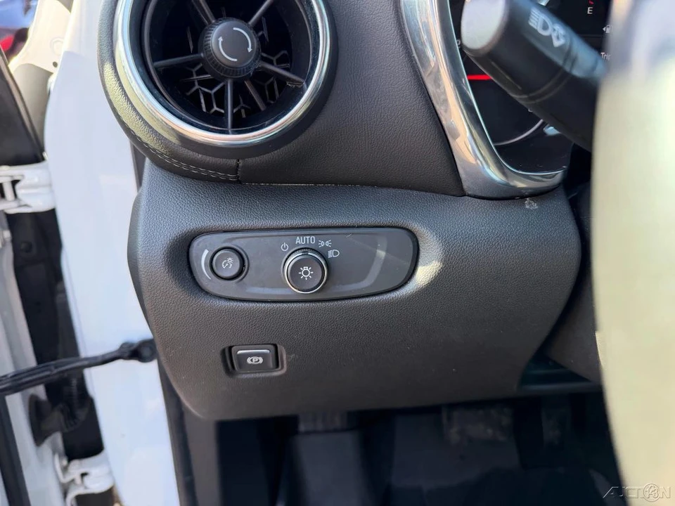 2019 Chevrolet Blazer - Image 17 of 21