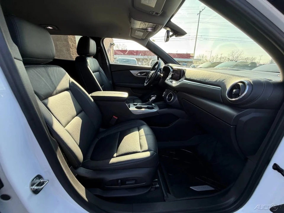 2019 Chevrolet Blazer - Image 18 of 21