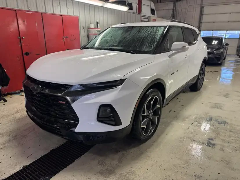 2019 Chevrolet Blazer - Image 2 of 11