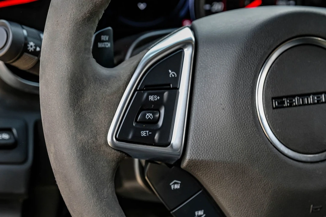 2019 Chevrolet Camaro SS 6th Gen - Image 18 of 31