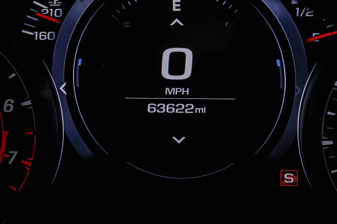 2019 Chevrolet Camaro SS 6th Gen - Image 21 of 31