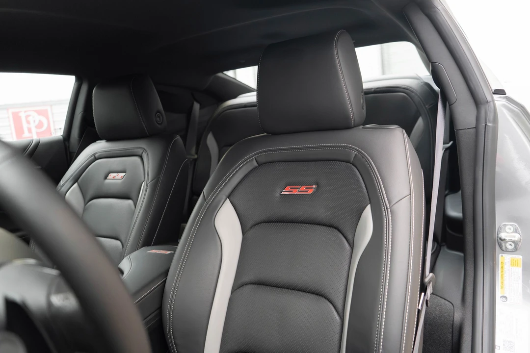 2019 Chevrolet Camaro SS 6th Gen - Image 8 of 21
