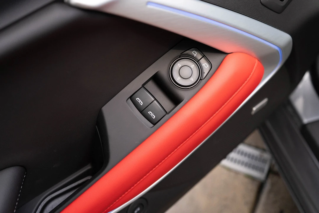 2019 Chevrolet Camaro SS 6th Gen - Image 10 of 21