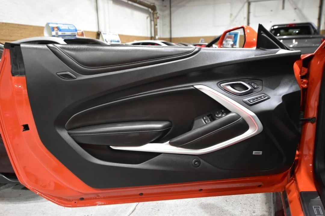 2019 Chevrolet Camaro SS 6th Gen - Image 16 of 31