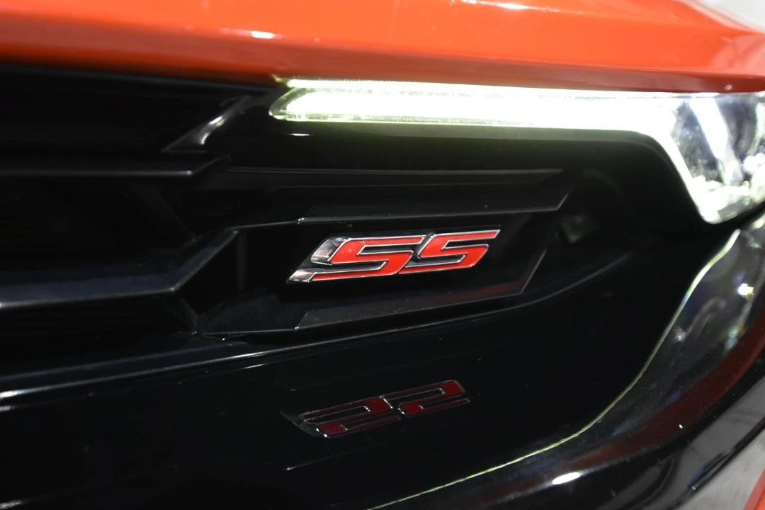 2019 Chevrolet Camaro SS 6th Gen - Image 3 of 31