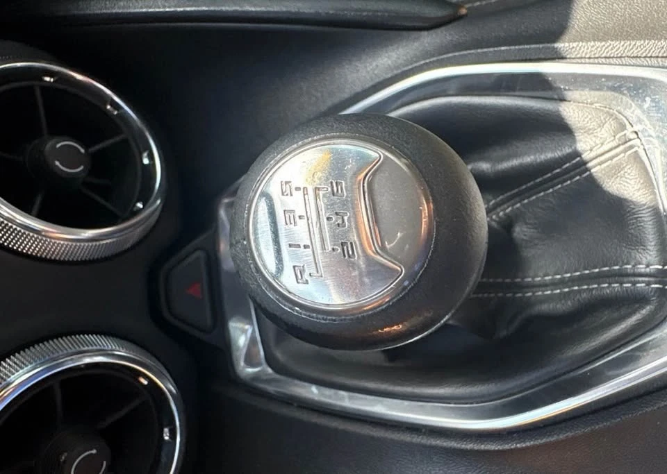 2019 Chevrolet Camaro 6th Gen - Image 14 of 17