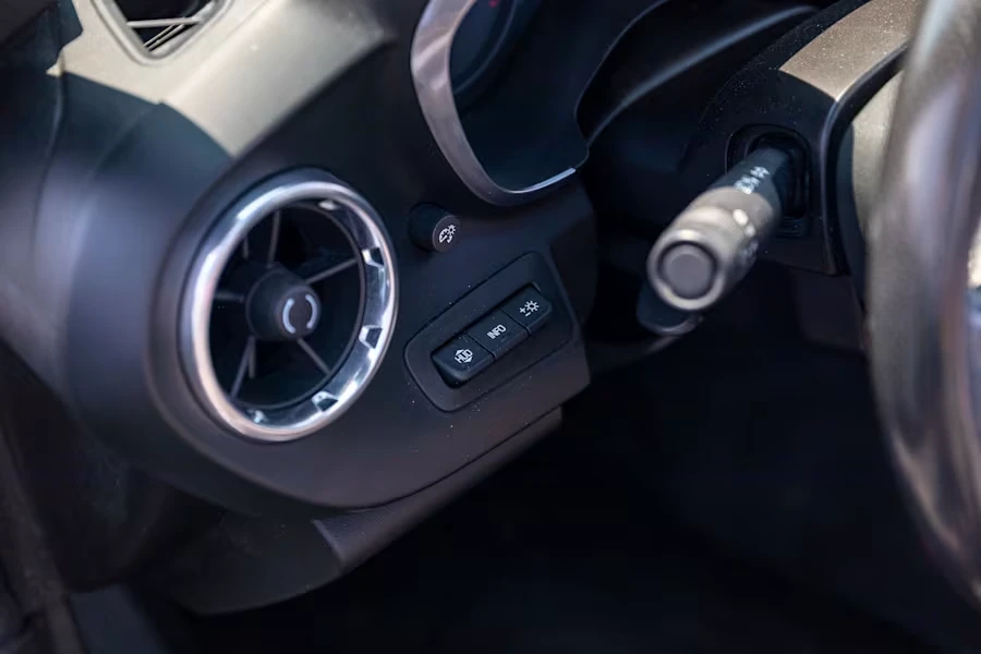 2019 Chevrolet Camaro SS 6th Gen - Image 25 of 31