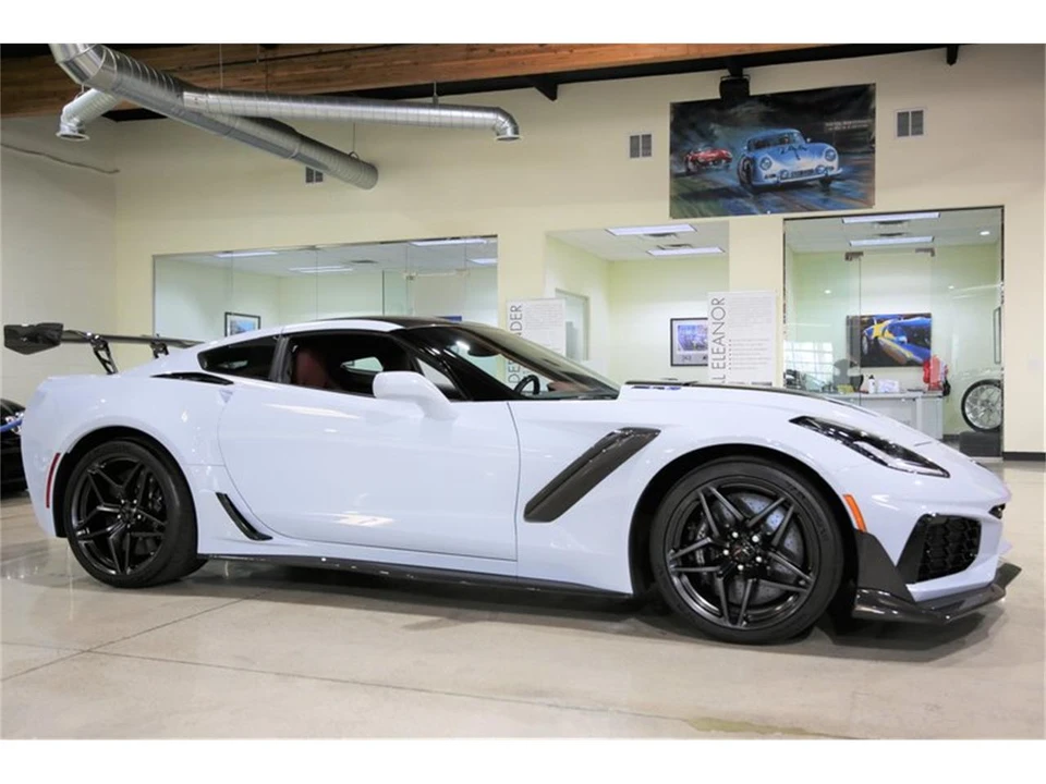 2019 Chevrolet Corvette C7 - Image 2 of 31