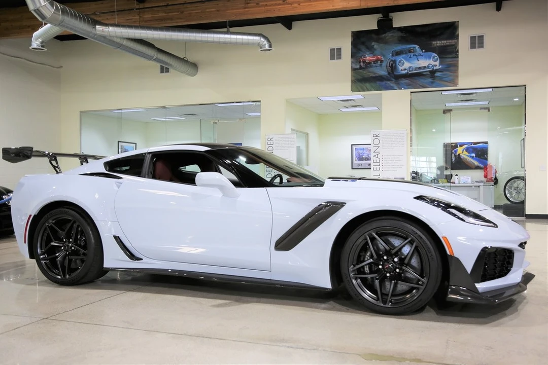 2019 Chevrolet Corvette C7 ZR1 - Image 2 of 12