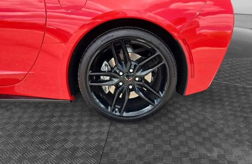 2019 Chevrolet Corvette - Image 8 of 16